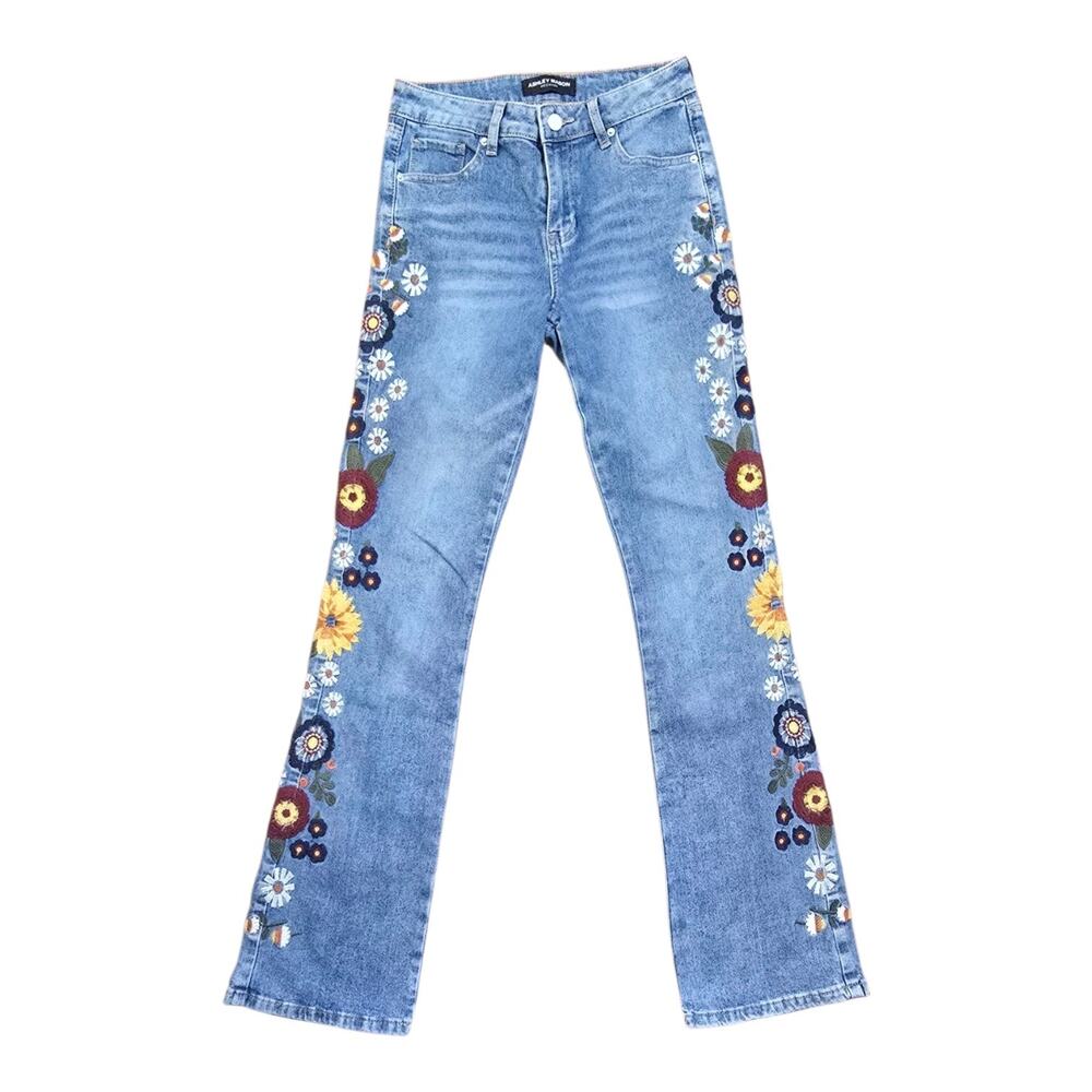Ashley Mason Premium Floral Embroidered Boot Jeans Medium Light Wash Size 3 26